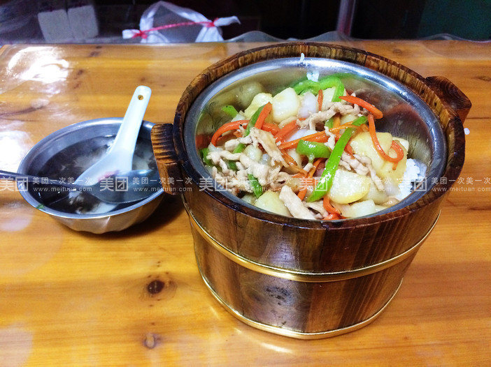 土豆肉丝木桶饭 泡椒牛蛙面疙瘩