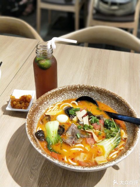 蒙自源过桥米线龙华店