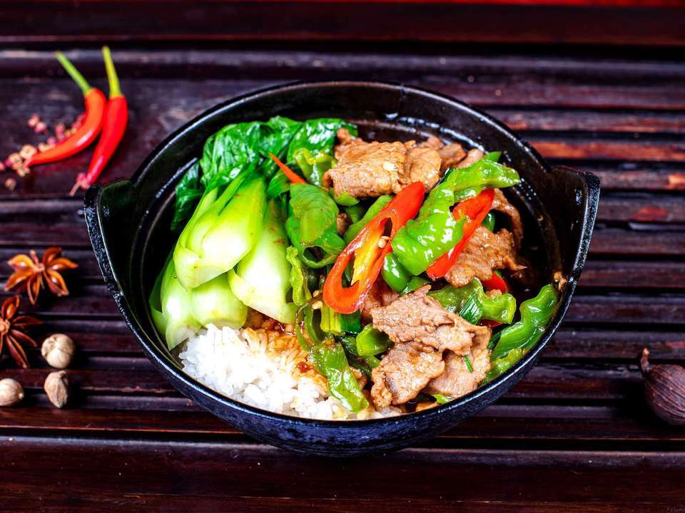 辣椒炒肉饭图片