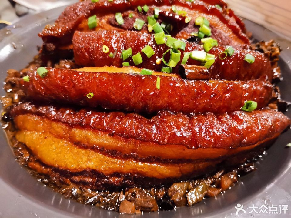 鼎盛大刀烧白鼎盛飞龙鱼推荐菜:徐鼎盛民间菜(三峡广场店)位于重庆市