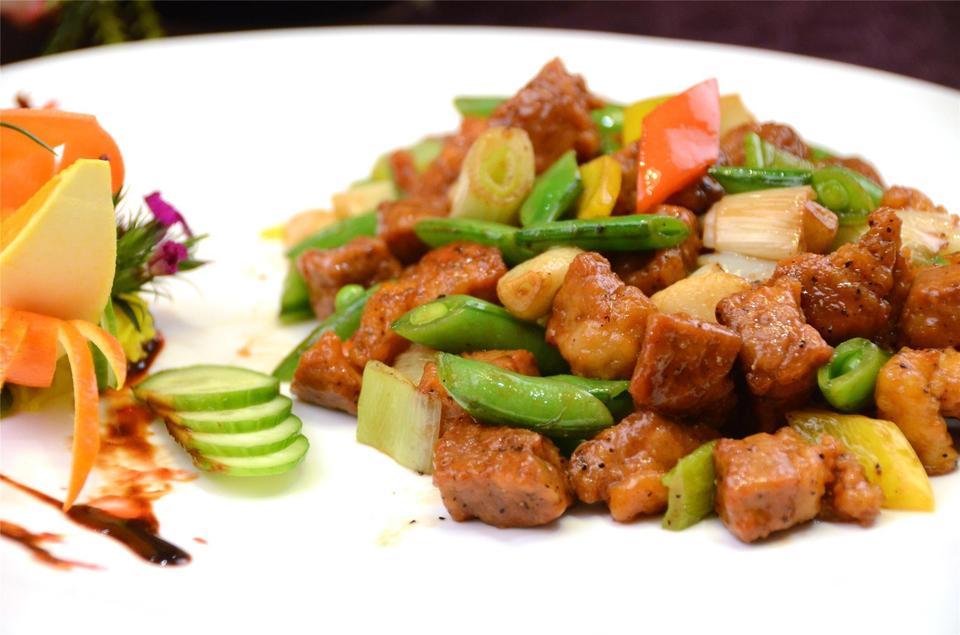 黑椒牛肉粒图片