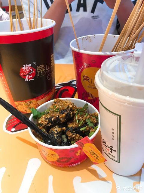 油泼臭豆腐图片