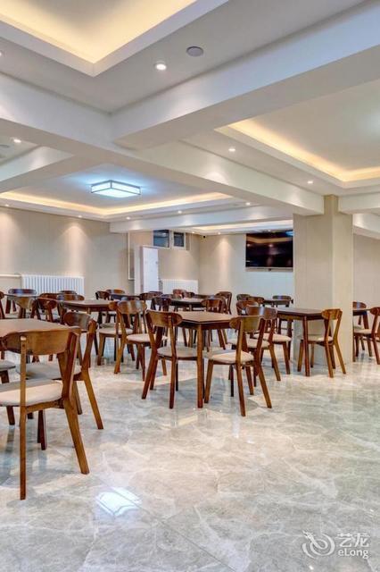 东谷青阁酒店(哈尔滨火车站南广场店)