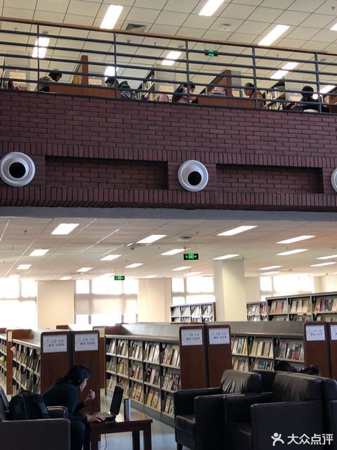 大连理工大学令希图书馆图片