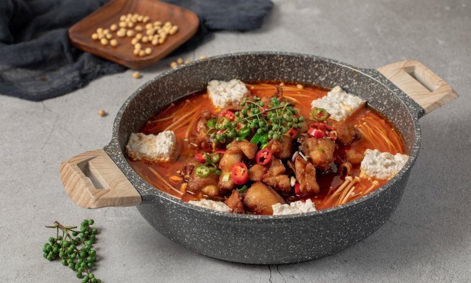 白总管藤椒豆花鸡