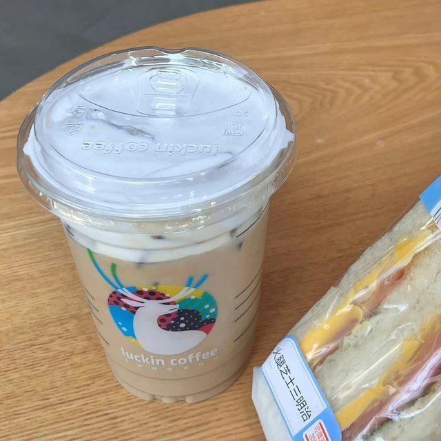 卡布奇诺瑞纳冰推荐菜:标签:餐饮咖啡馆luckin coffee瑞幸咖啡(王鼎