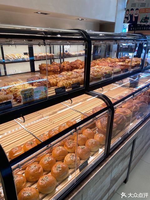 帕瑞斯面包房(和平丽景店)位于廊坊市广阳区新源道,和平丽景南门推荐