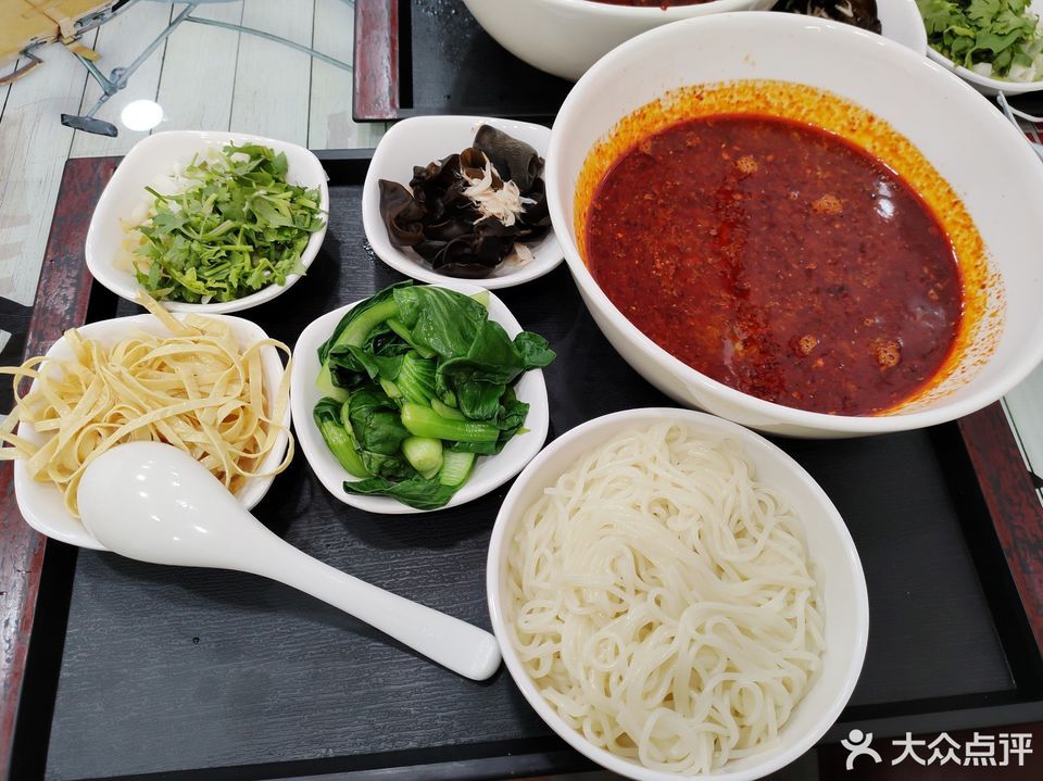 素什锦米线图片