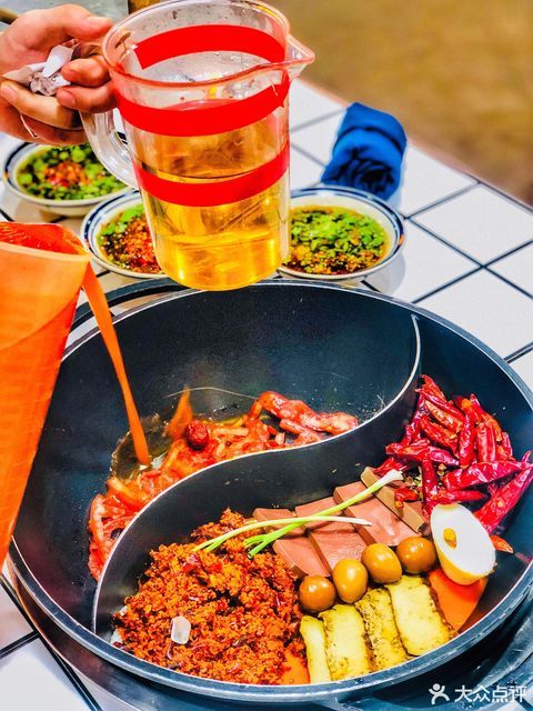 有拈头成都市井火锅田林店