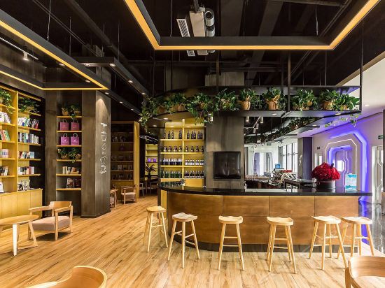 葡萄酒店(营口月亮湖公园店)位于营口市鲅鱼圈区日月大道13号推荐菜