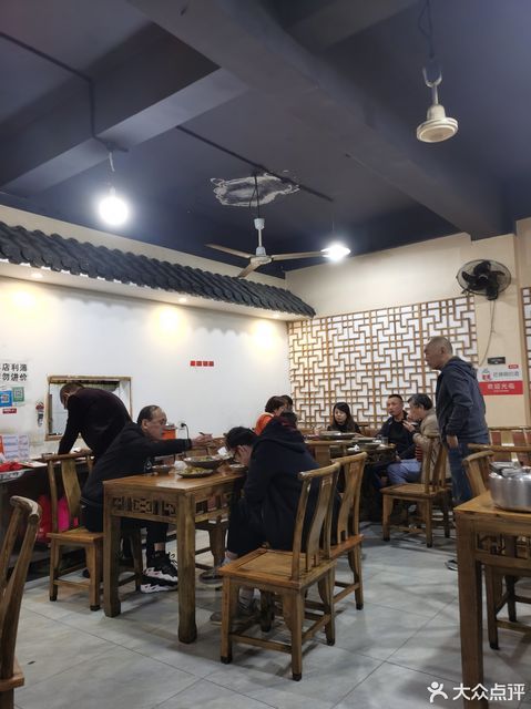 皇城小厨位于成都市锦江区柳翠路44号 标签:餐馆中餐餐饮川菜