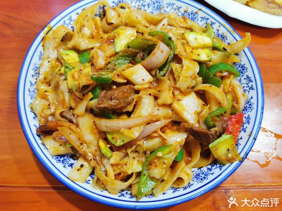 牛肉炒刀削图片