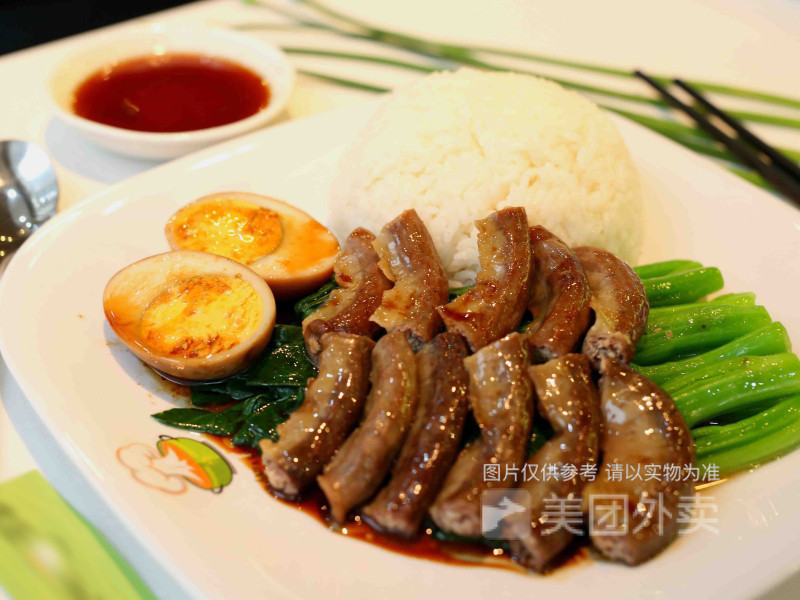 卤香粉肠饭图片