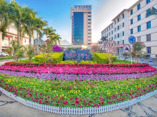 攀枝花市 住宿服务 酒店 > 鸿运宾馆(攀枝花倮果店)  其它人还搜了