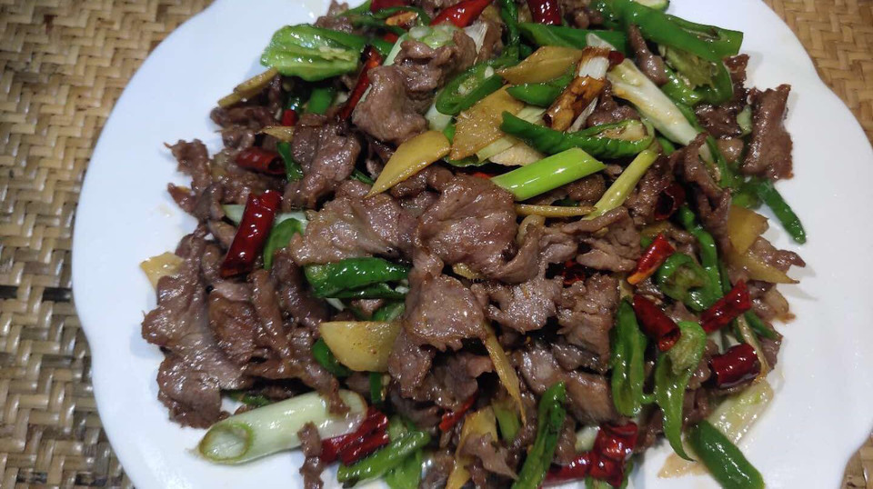 彝家炒马肉图片