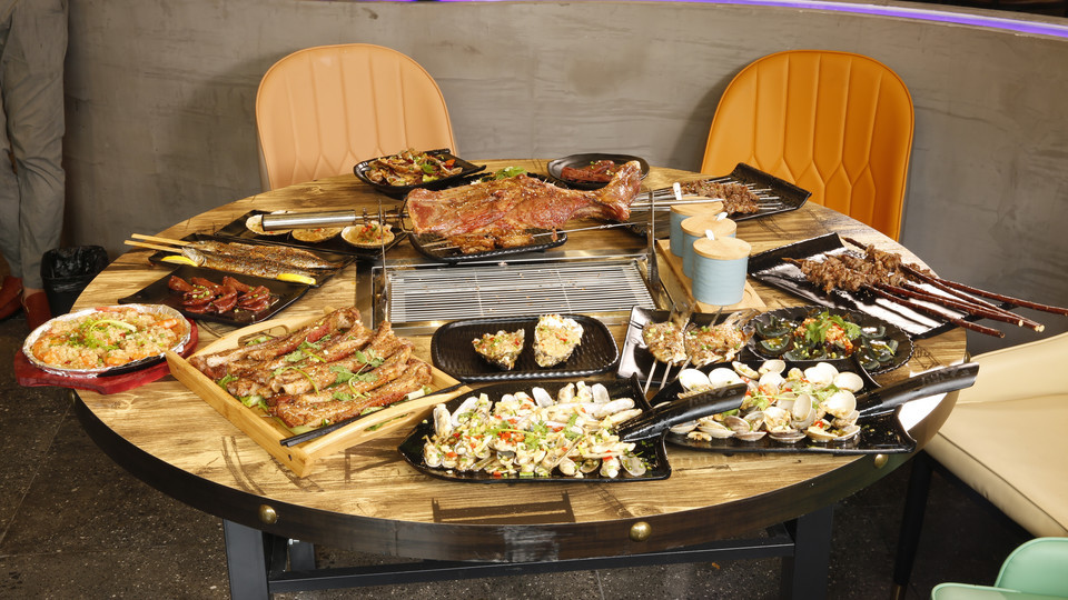 九轨烤羊腿·烧烤龙虾啤酒餐吧