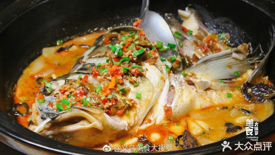 黄山太平湖鱼头王图片