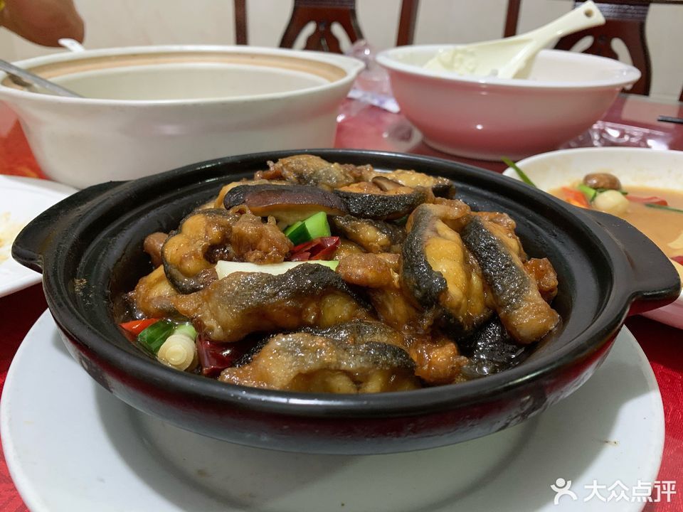 鳗鱼煲图片