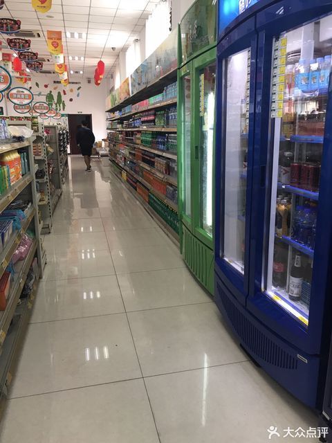                  香河服务区超市