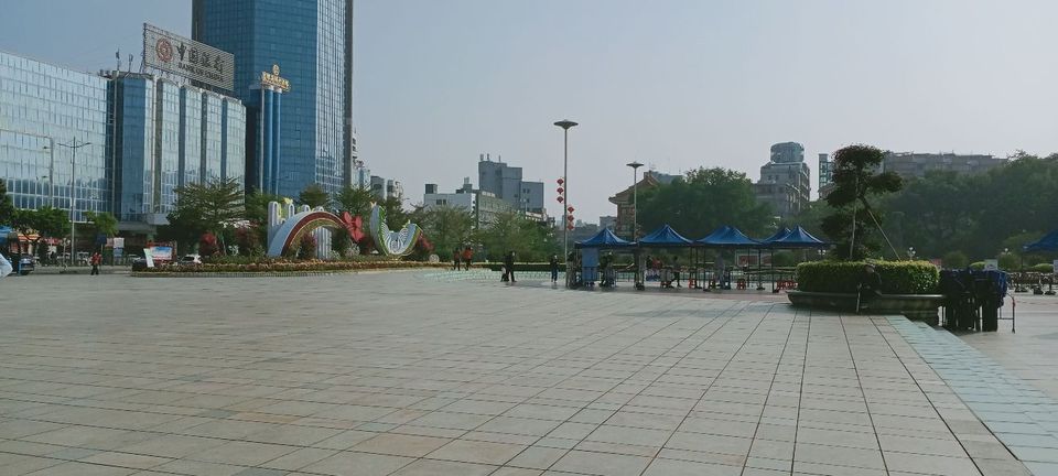 东湖广场图片