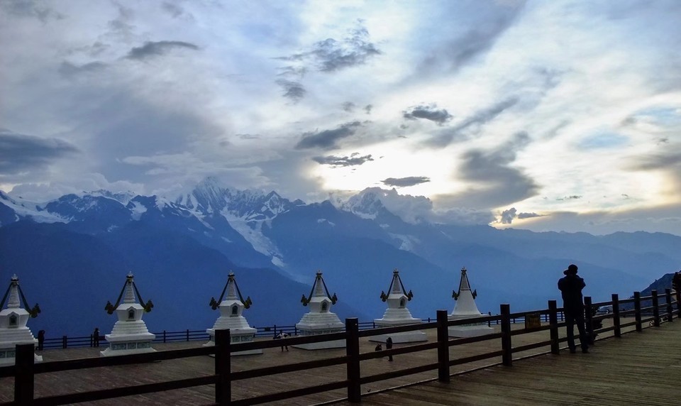 白马雪山观景台
