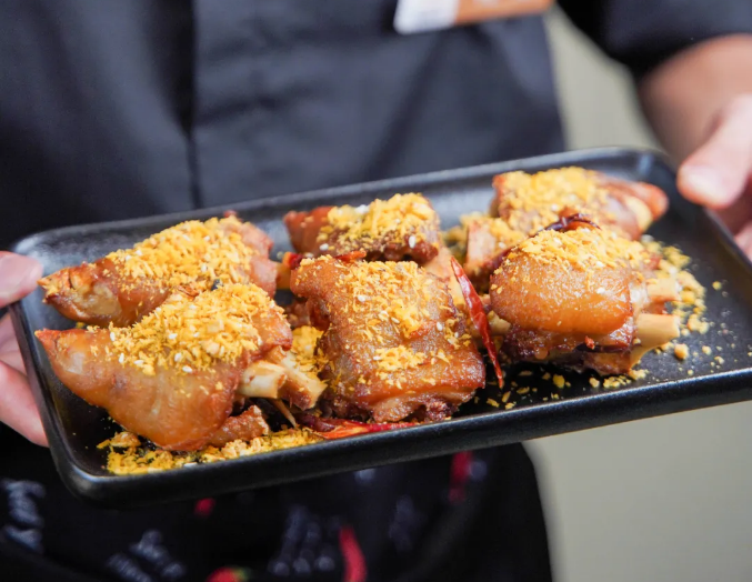 避风塘脆皮猪手图片