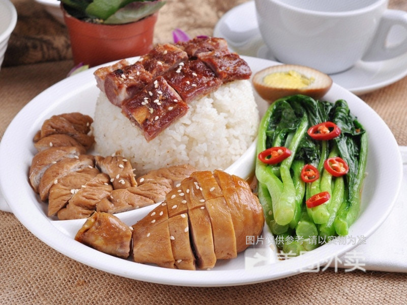 酱油鸡扣肉双拼饭图片