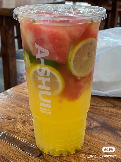 爆打水果茶图片
