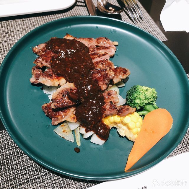 伊兹铁板烧甄品店吾悦广场店