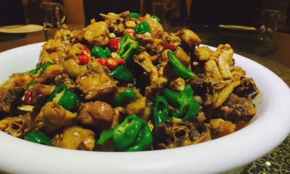 野蘑菇芦花鸡图片