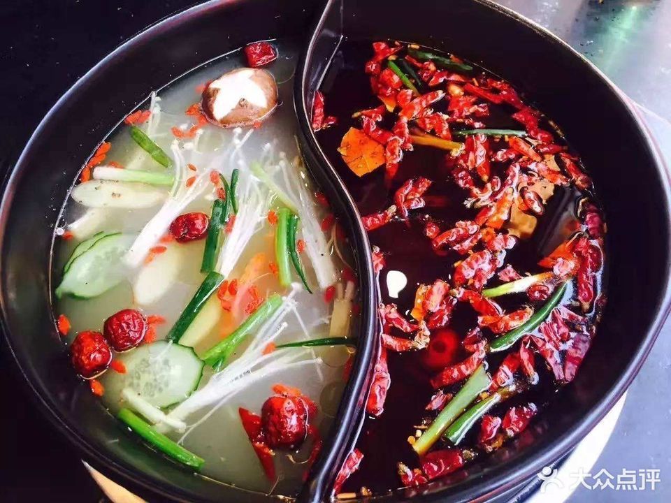 麻辣嫩牛精品肥牛推荐菜:流年火锅位于西安市长安区飞天路中段上元郡