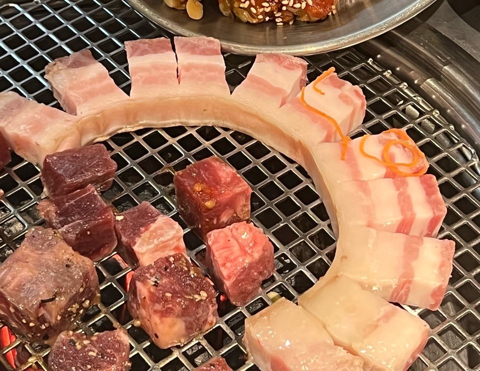 招牌厚切五花肉图片