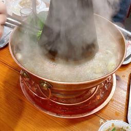 碳锅涮羊肉