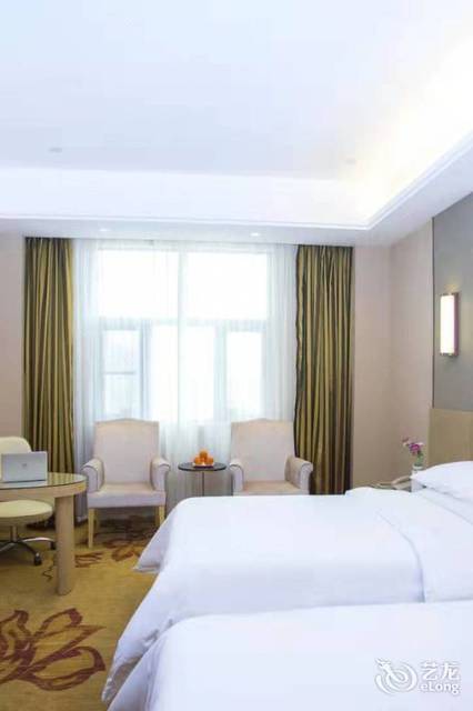 维也纳国际酒店(湖北麻城商贸城店)