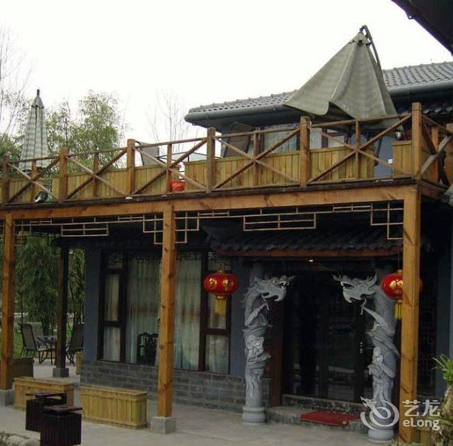 > 瓦屋山清暑农家乐