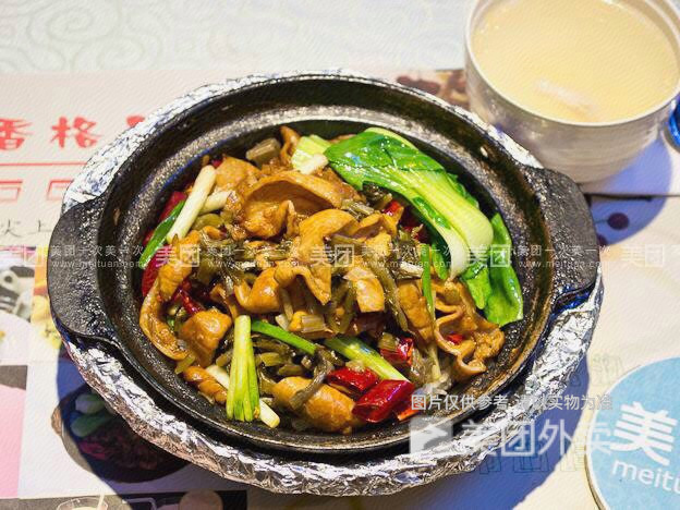 雪菜肥肠煲仔饭图片