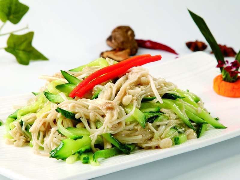 黄瓜拌金针蘑图片