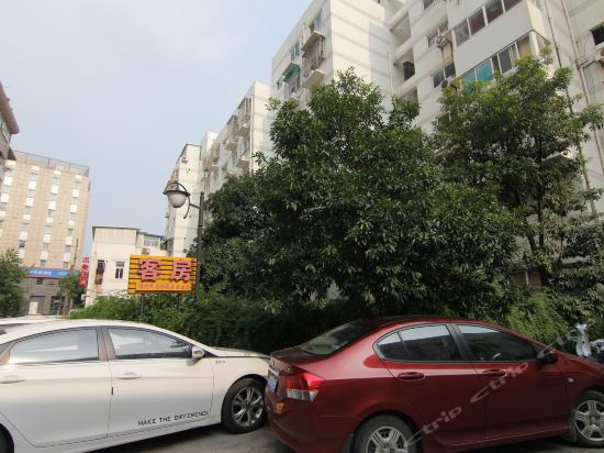 洋旅馆镇江渝洋旅馆位于镇江市京口区中山东路68号嘉源大厦三单元4楼