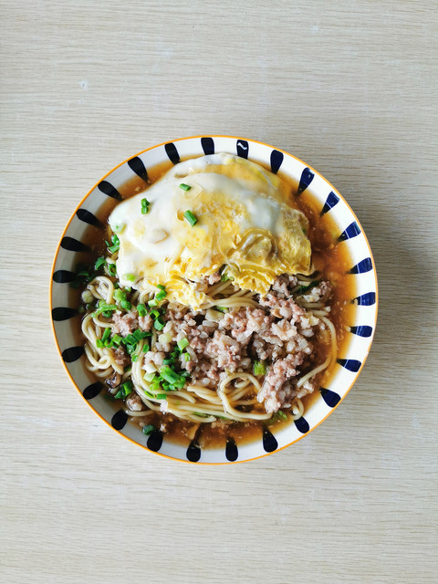 生蚝加虾加蛋炊面推荐菜:普宁流沙肠粉位于佛山市南海区桂城街道叠南