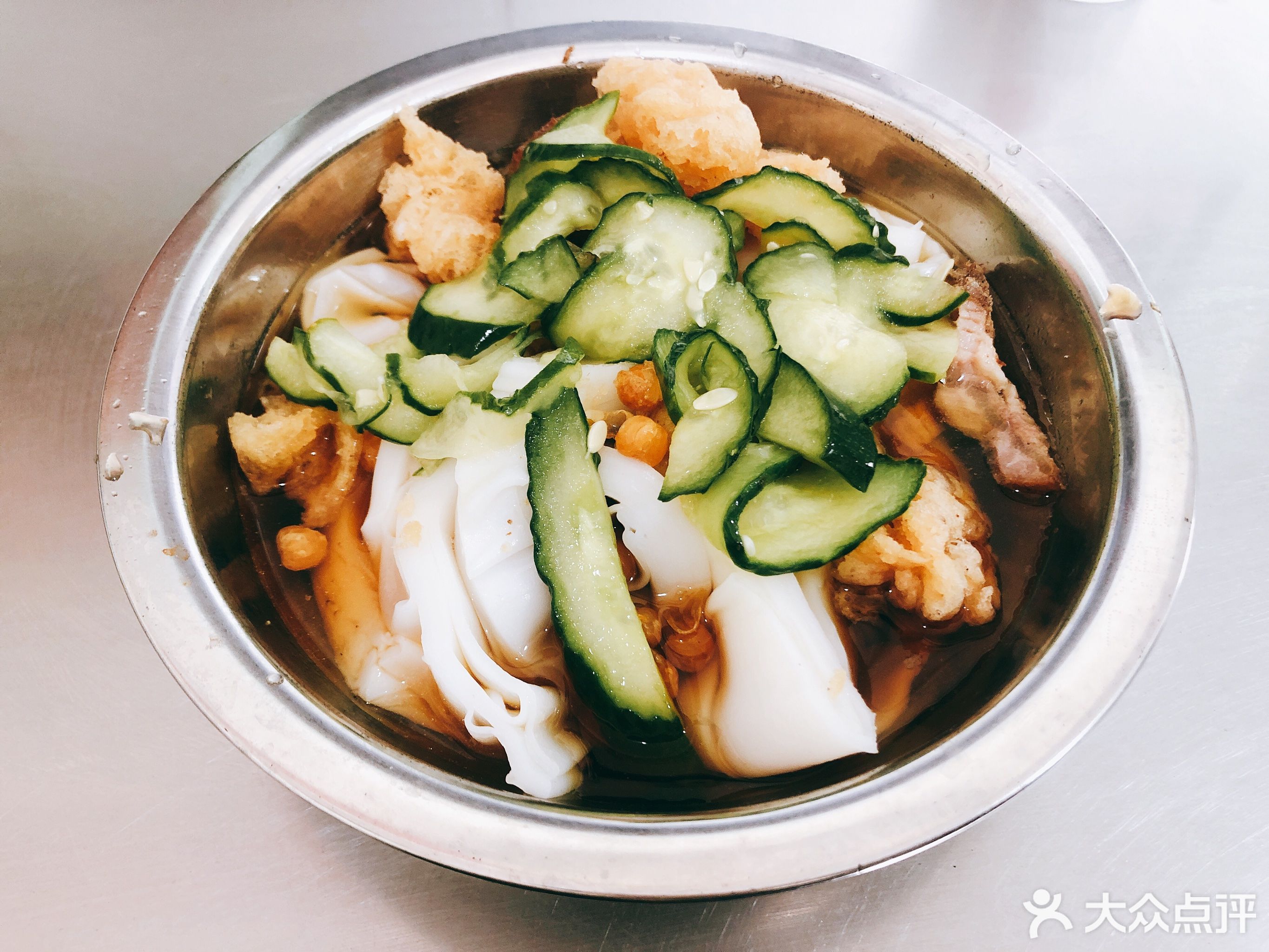 南宁市 餐饮服务 餐馆 > 寨王粉(瑞士花园分店)