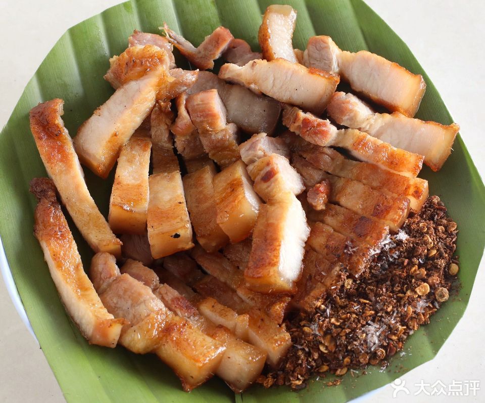 招牌菜包鱼烤生蚝推荐菜:岩小傣傣味特色简餐位于西双版纳傣族自治州