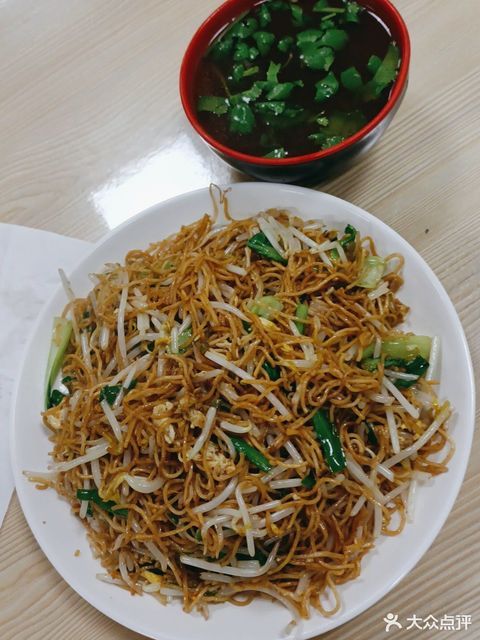 闪闪栾川肉丝面