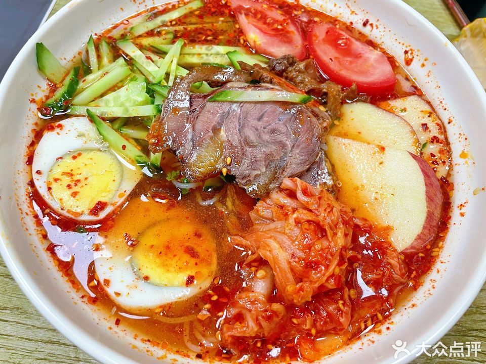 牛肉朝鲜冷面图片