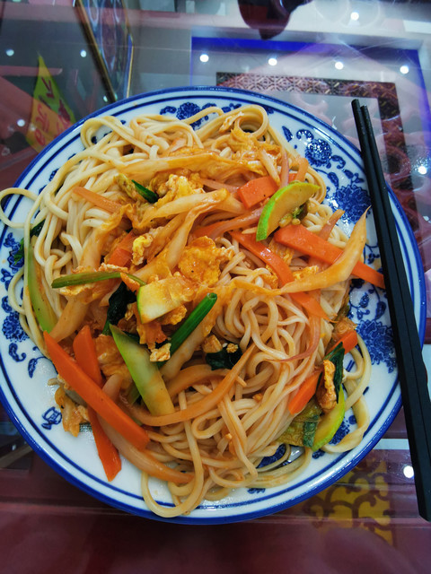 鸡蛋炒拉面图片