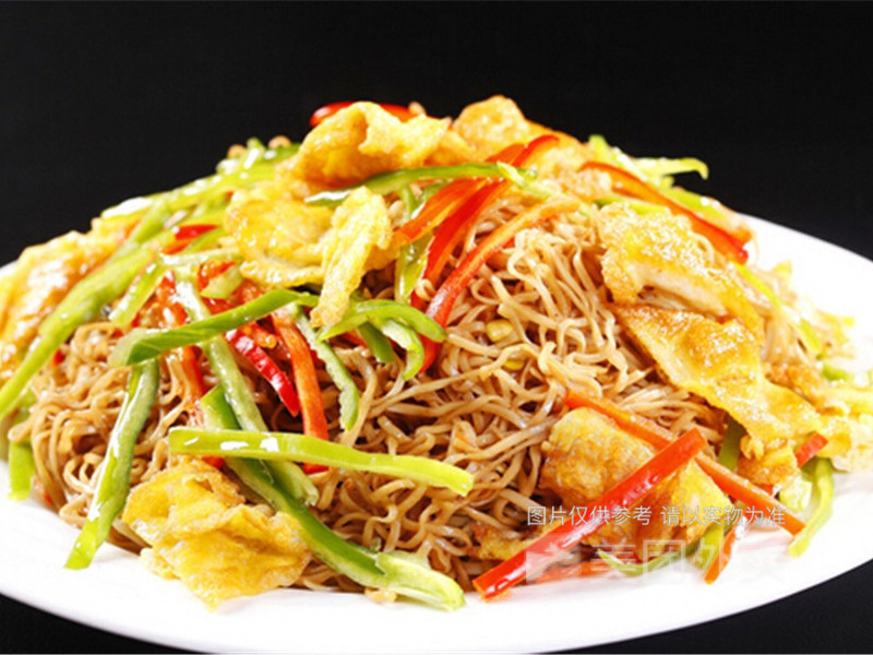 鸡蛋炒卤面图片