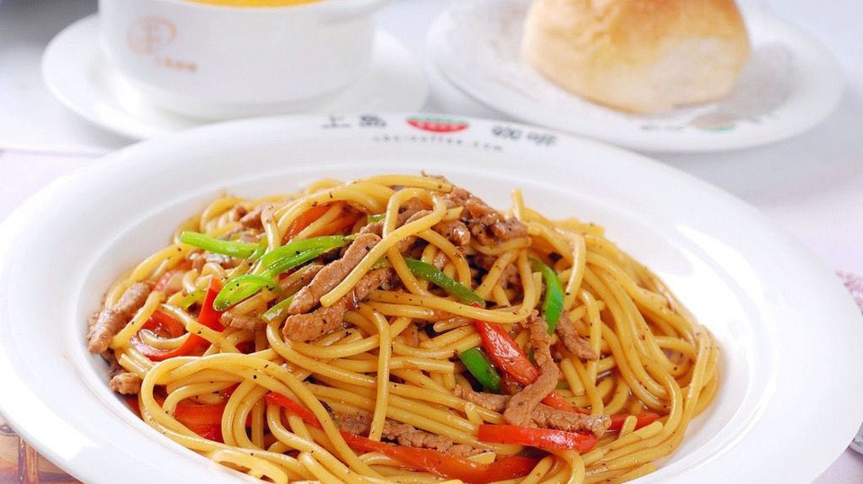 黑椒牛柳炒意面图片