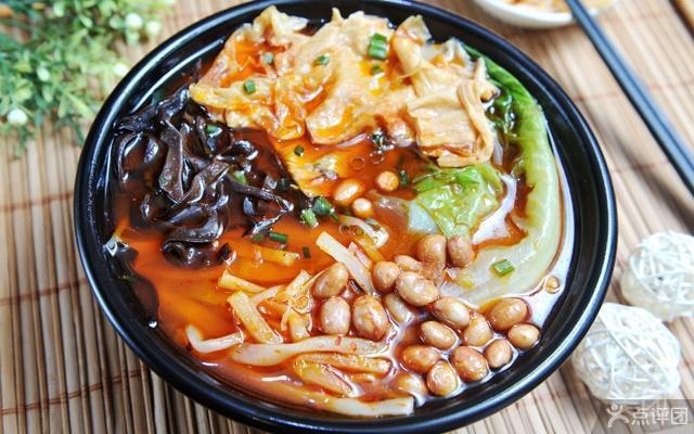 黑椒鸡扒螺蛳粉图片