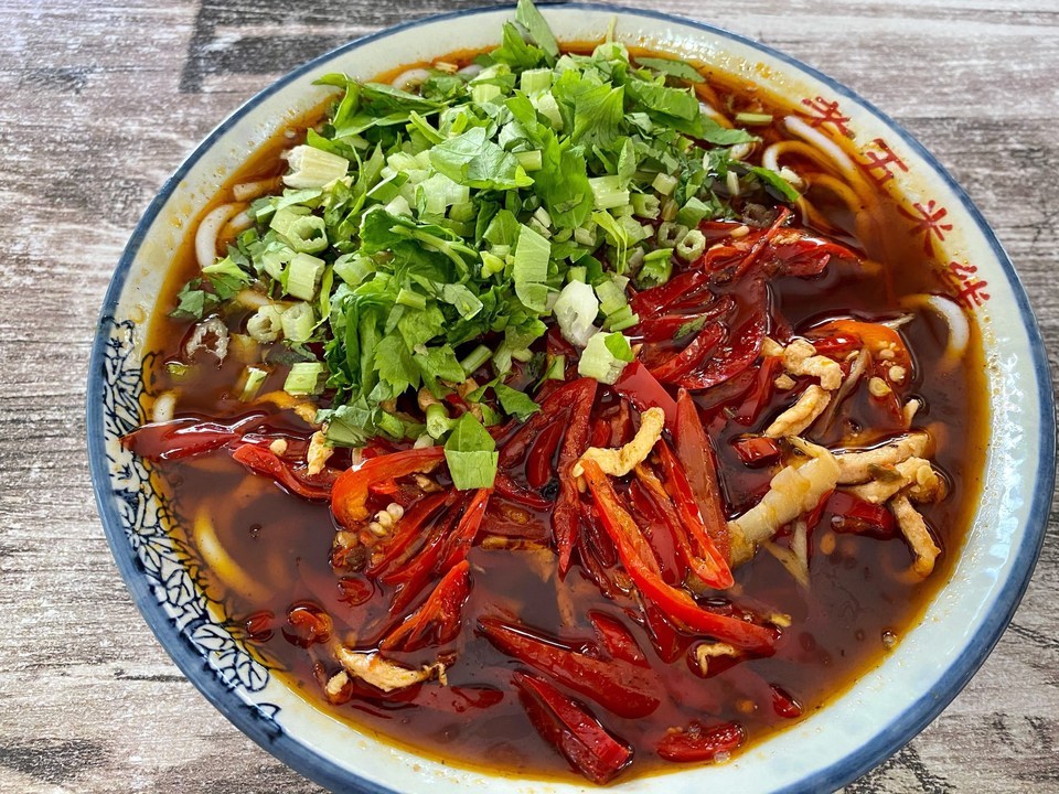 排骨泡椒肉丝米线图片