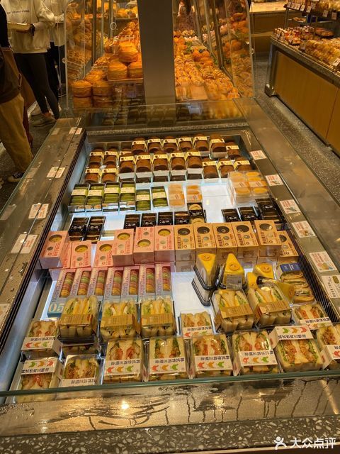 都市甜心(七星店)位于南宁市青秀区 标签:糕饼店面包店甜点饮品蛋糕店