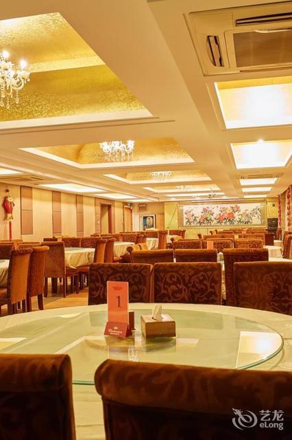 oyo临安金辉大酒店(临水路店)